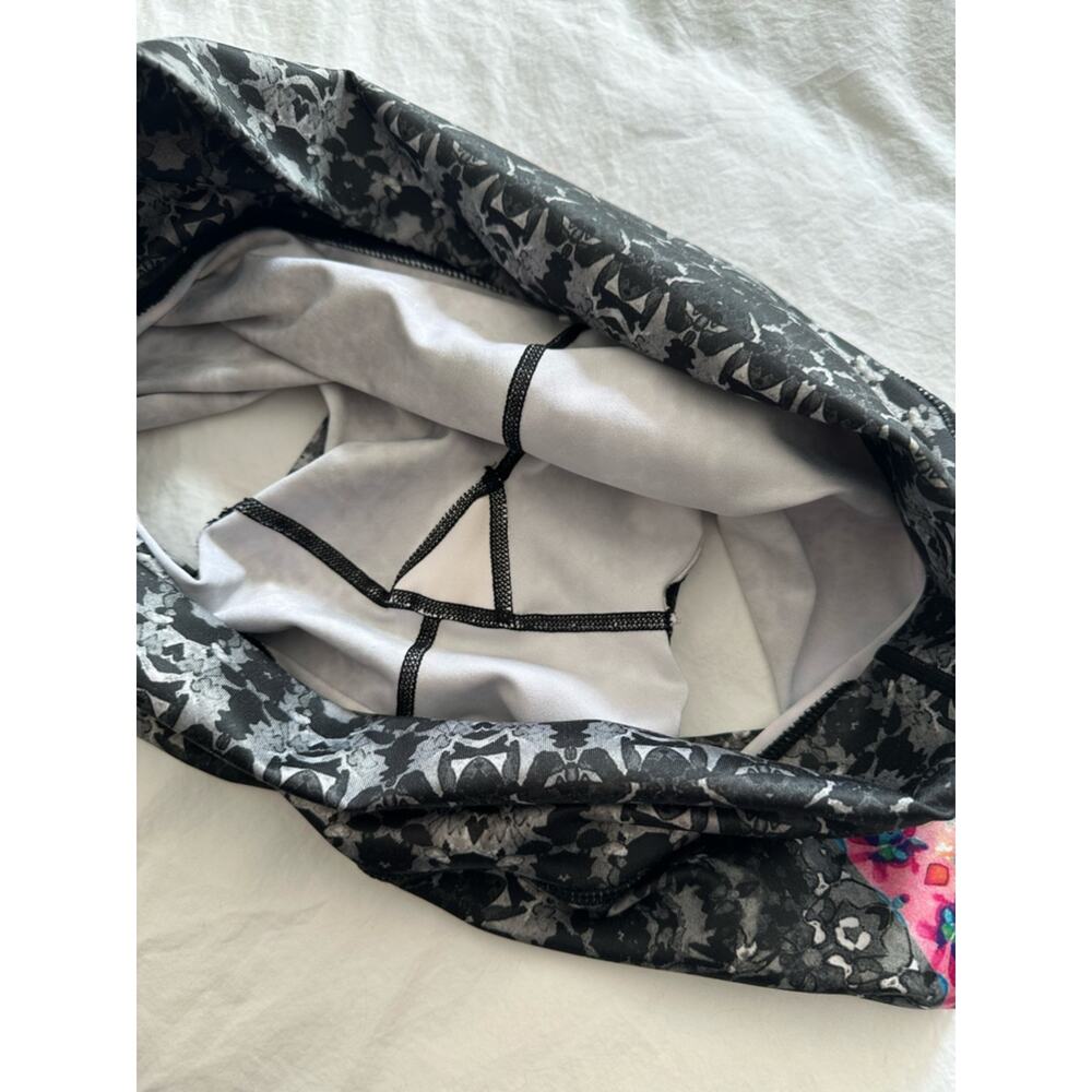 Prana Black Bike Shorts with Floral Side Panels, size XL - Picture 9 of 9